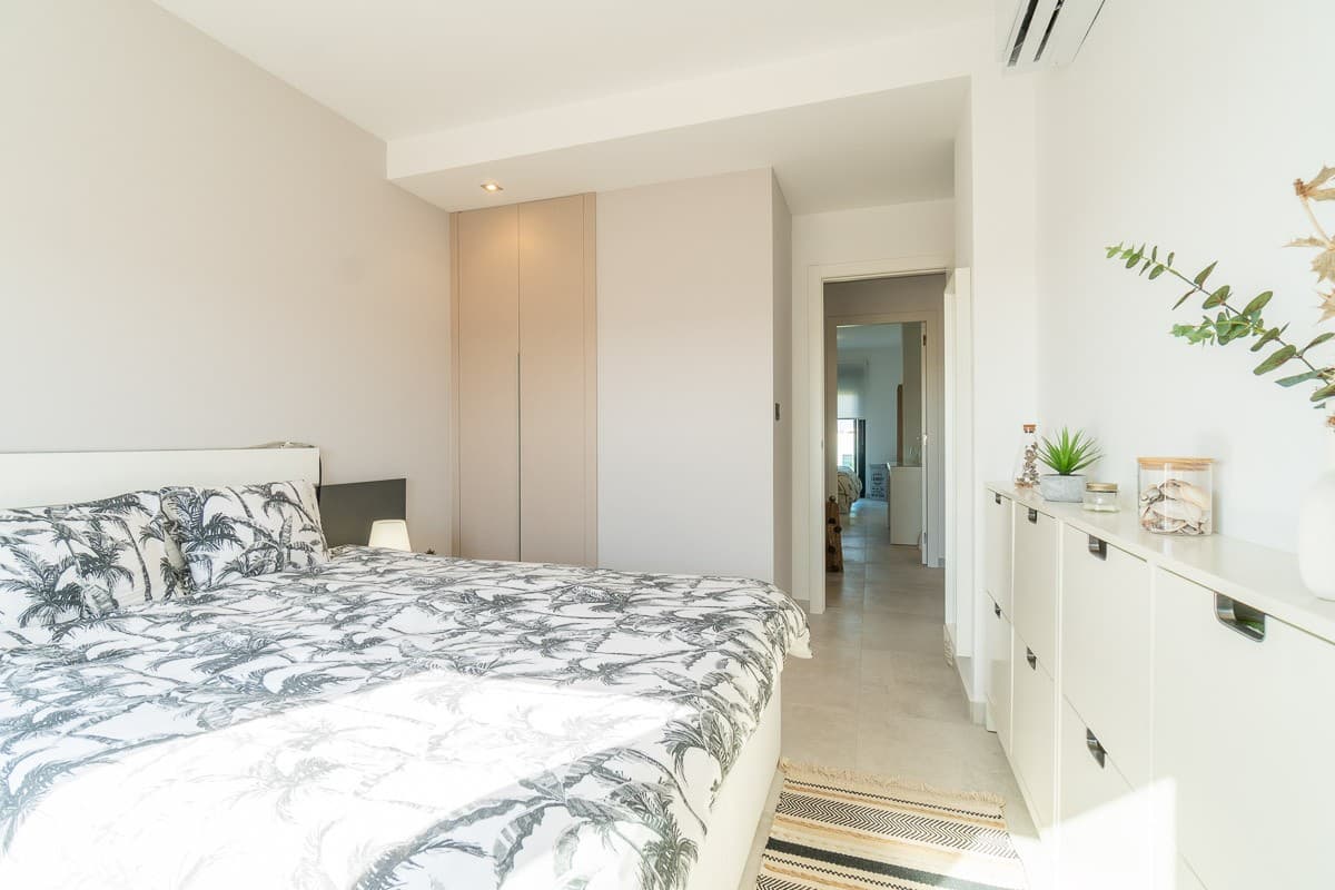 Apartamento Planta Media de 2 dormitorios en Urbanización El Raso - 15
