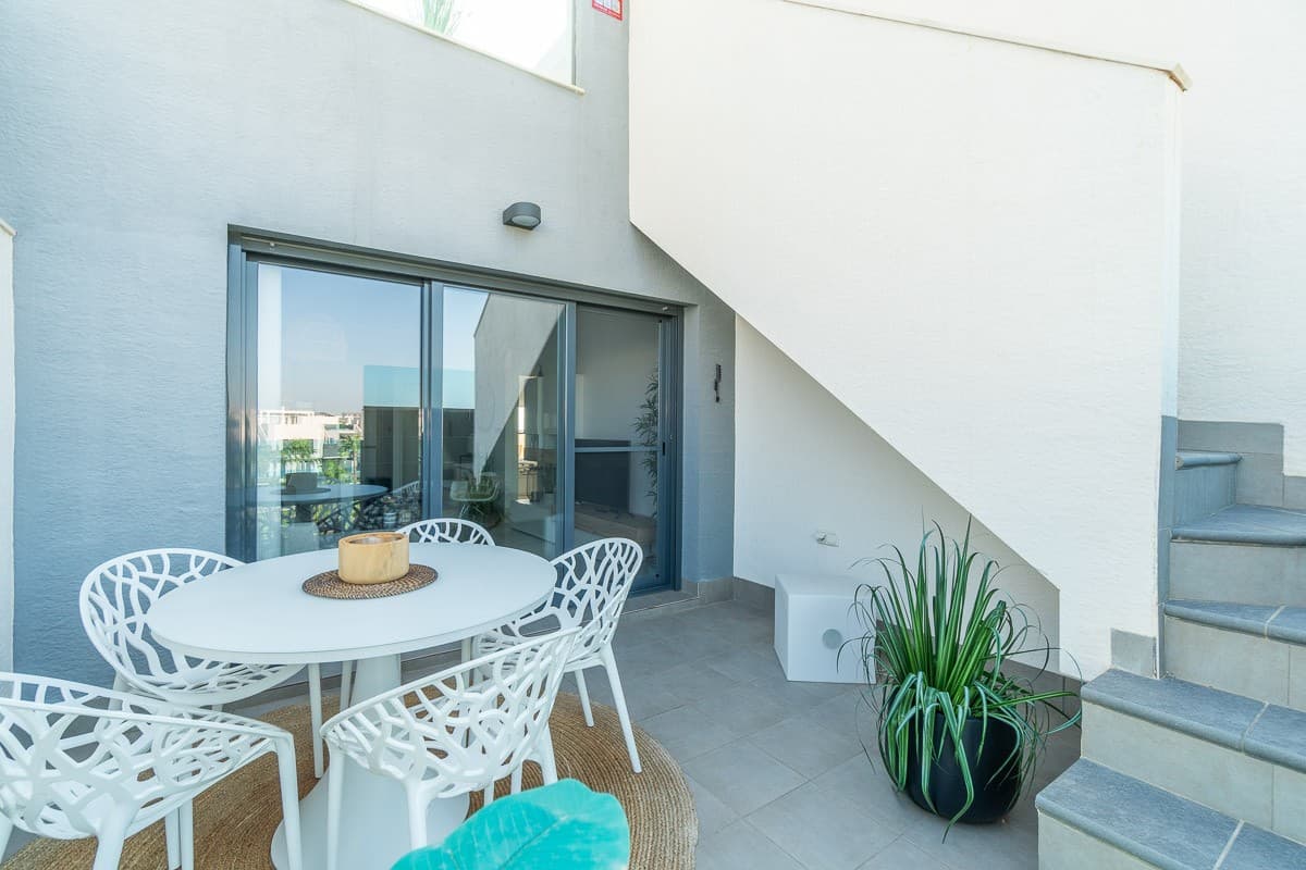Apartamento Planta Media de 2 dormitorios en Urbanización El Raso - 24