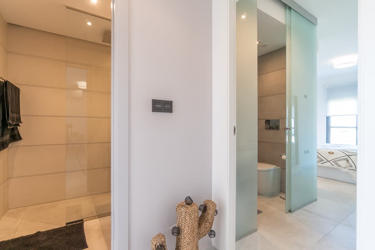 Apartamento Planta Media de 2 dormitorios en Urbanización El Raso - 17
