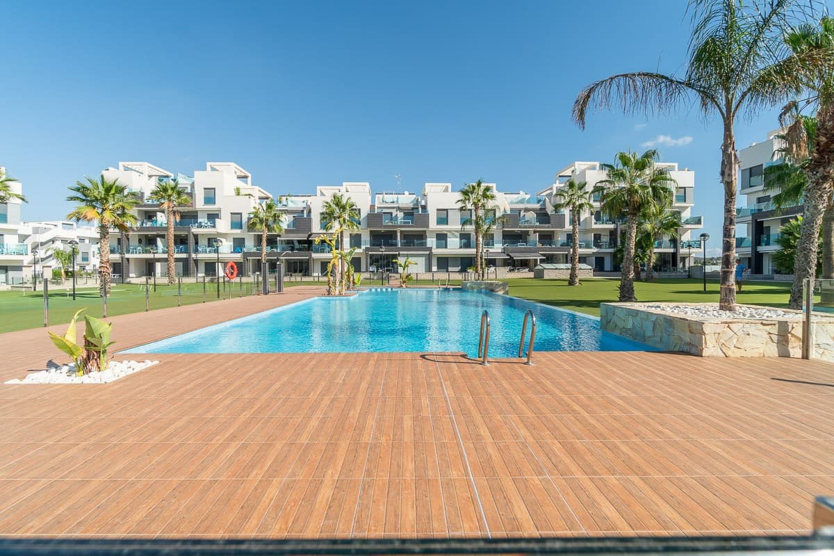Apartamento Planta Media de 2 dormitorios en Urbanización El Raso - 46