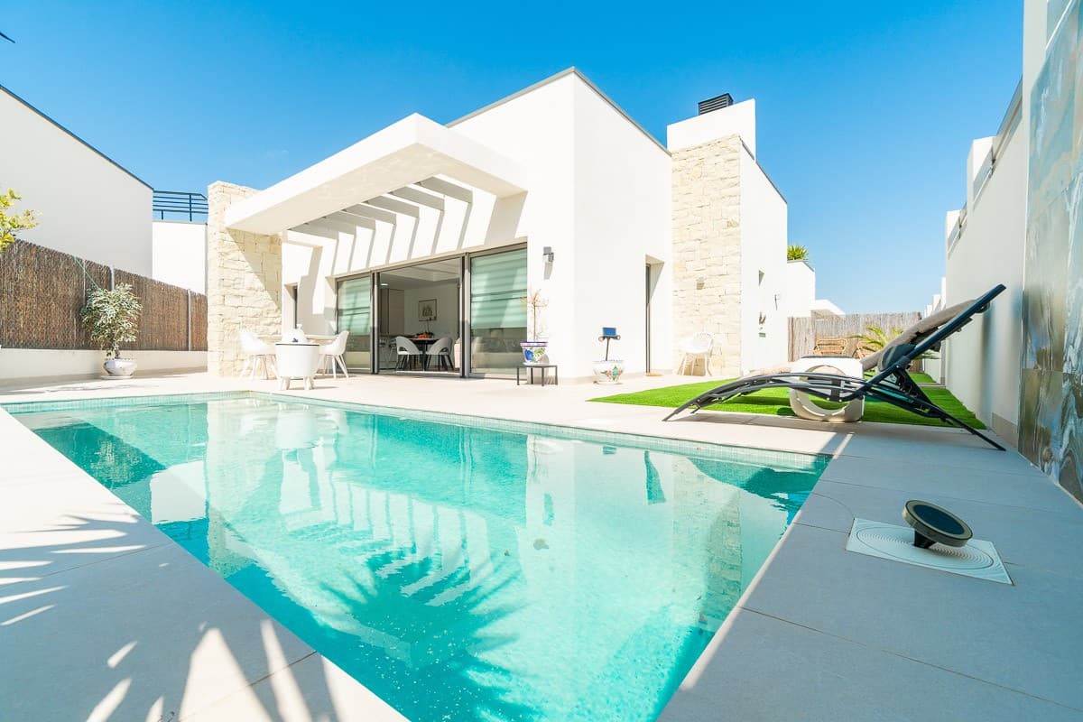 Vrijstaande Villa met 3 slaapkamers in Orihuela Costa - 1