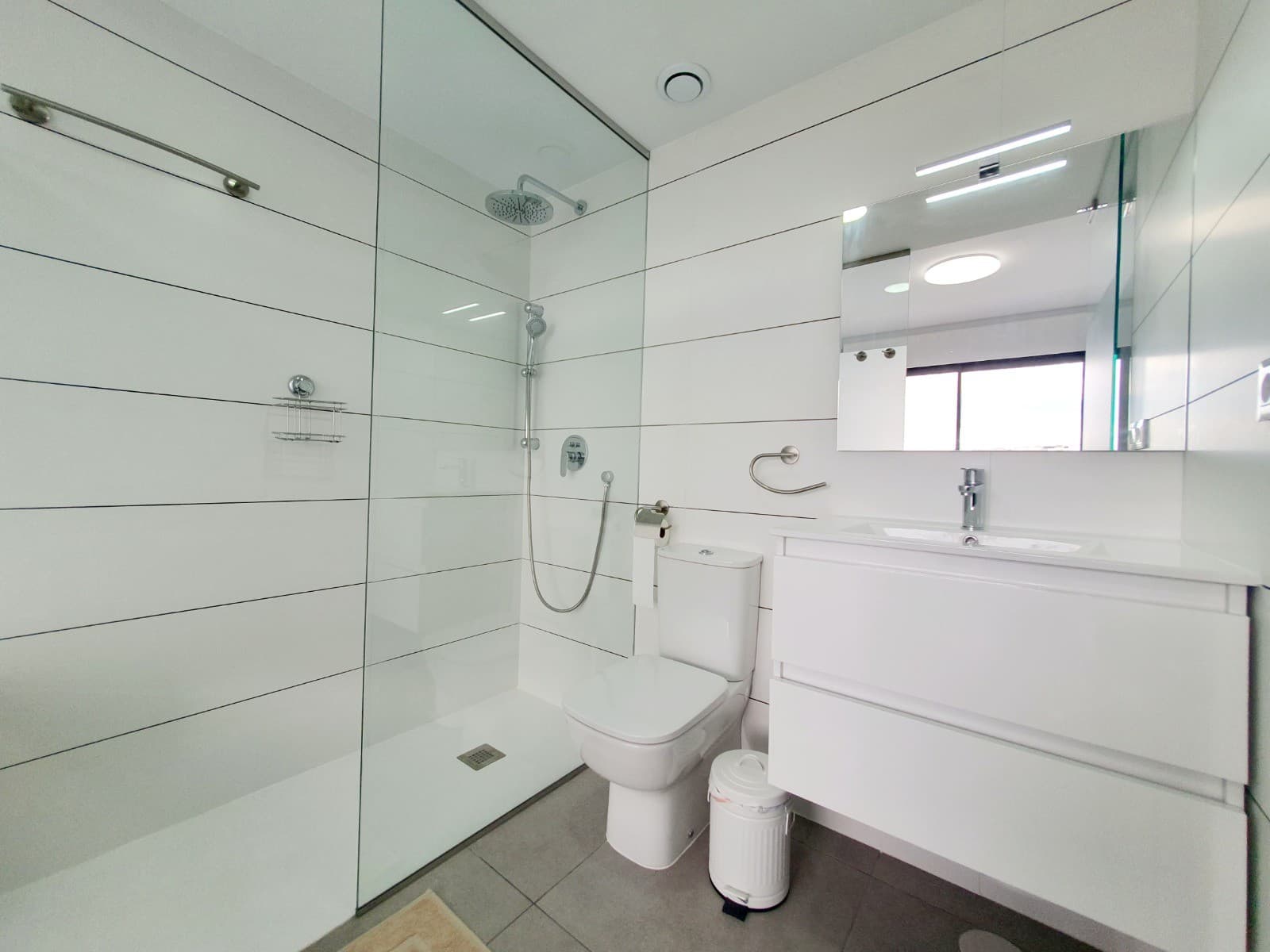 2 bed Middle Floor Apartment in Orihuela Costa - 8