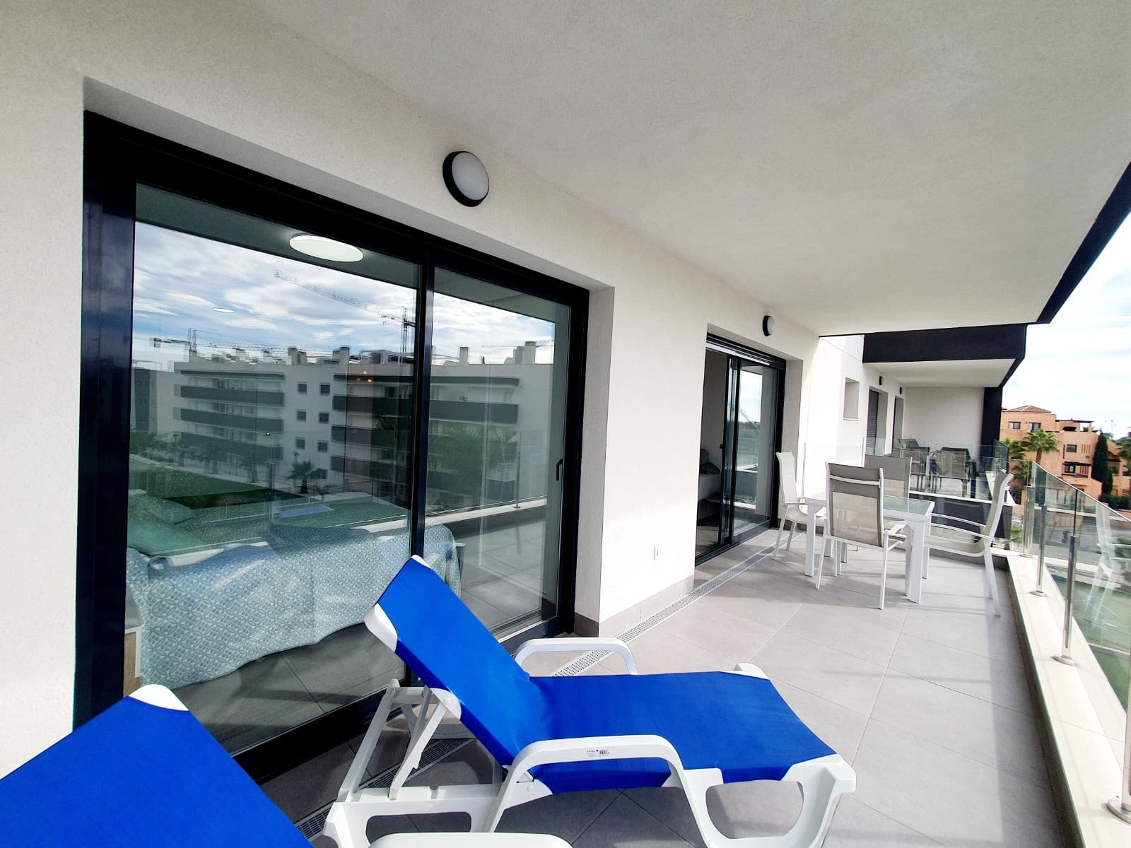 2 bed Middle Floor Apartment in Orihuela Costa - 13