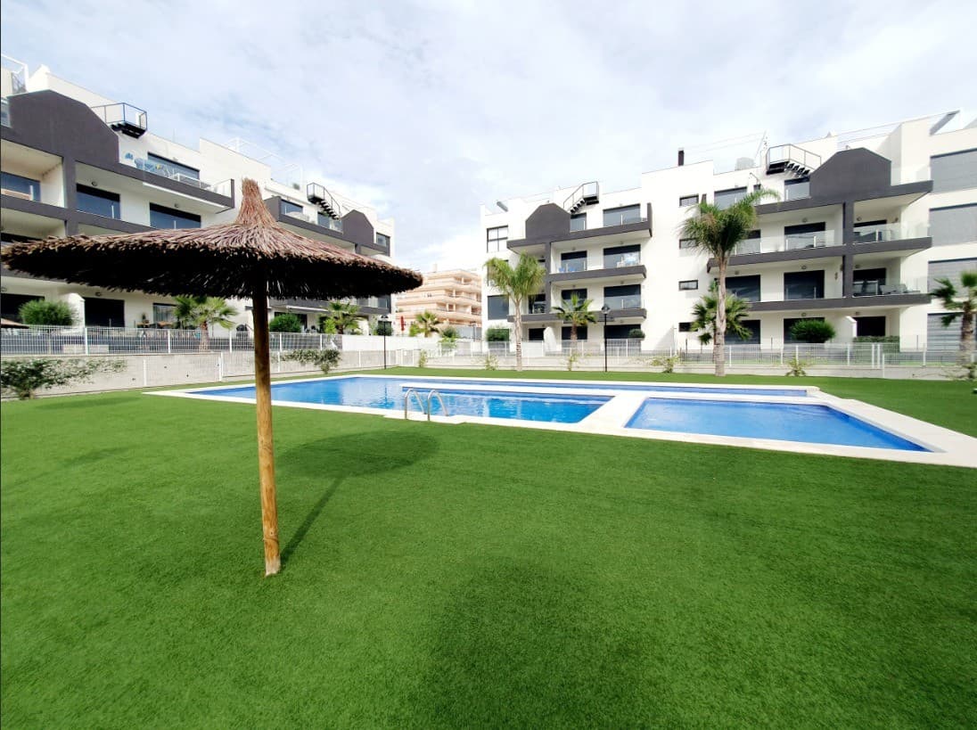 2 bed Middle Floor Apartment in Orihuela Costa - 19