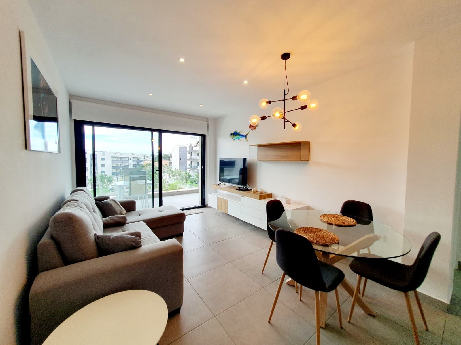 2 bed Middle Floor Apartment in Orihuela Costa - 2