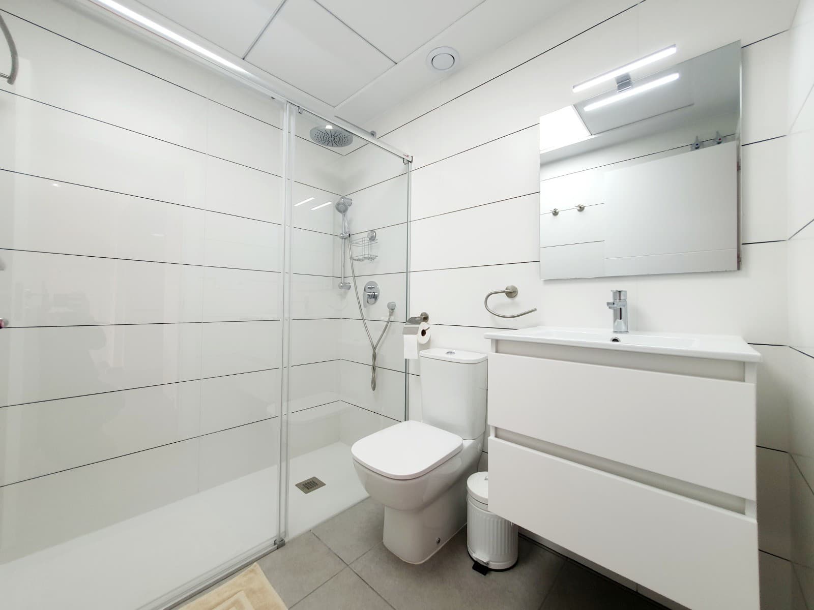 2 bed Middle Floor Apartment in Orihuela Costa - 11