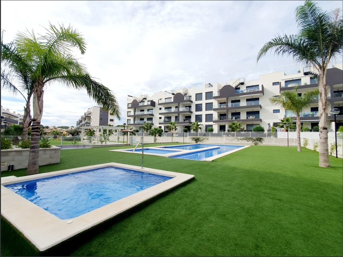 2 bed Middle Floor Apartment in Orihuela Costa - 29