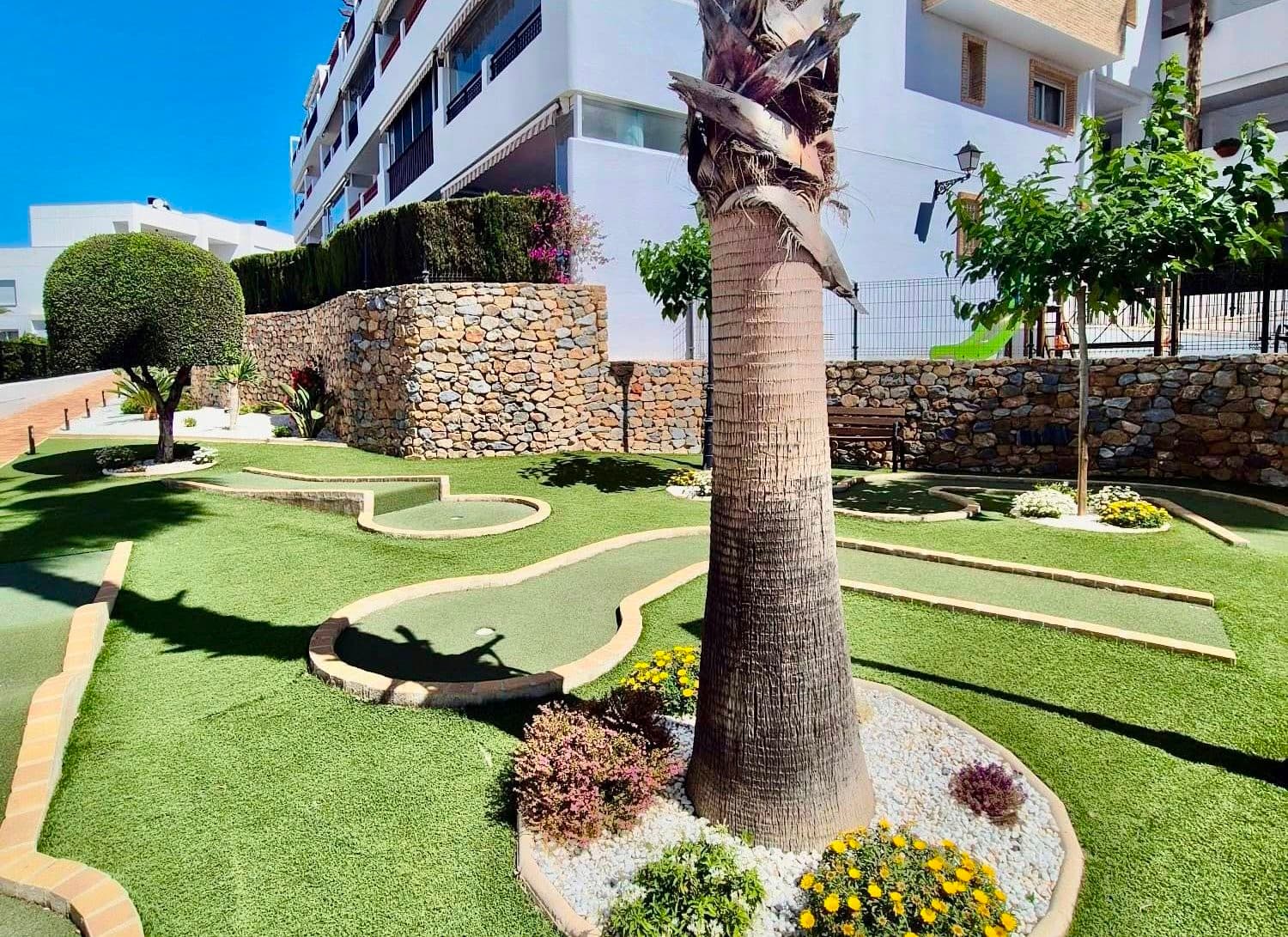 Apartamento Planta Media de 2 dormitorios en Orihuela Costa - 36