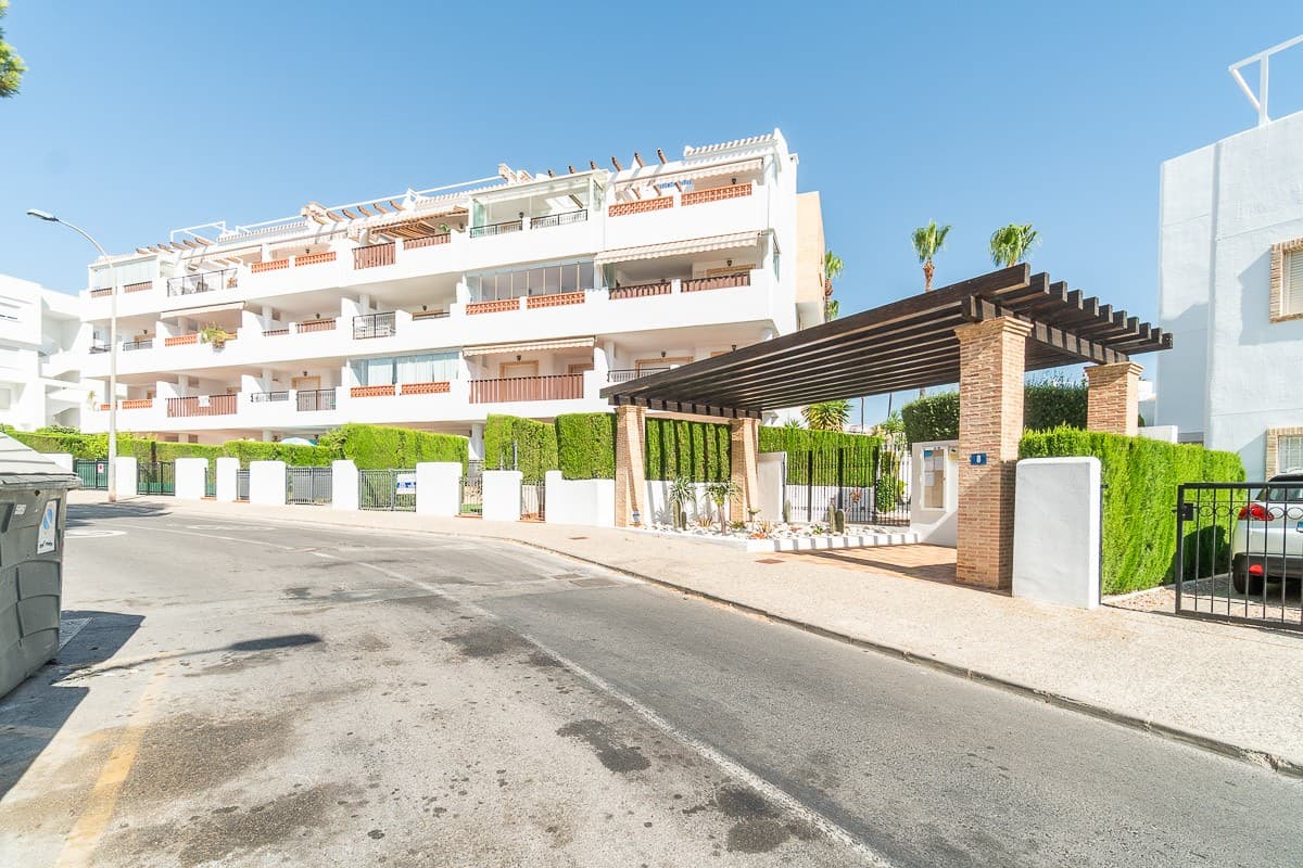 Apartamento Planta Media de 2 dormitorios en Orihuela Costa - 35