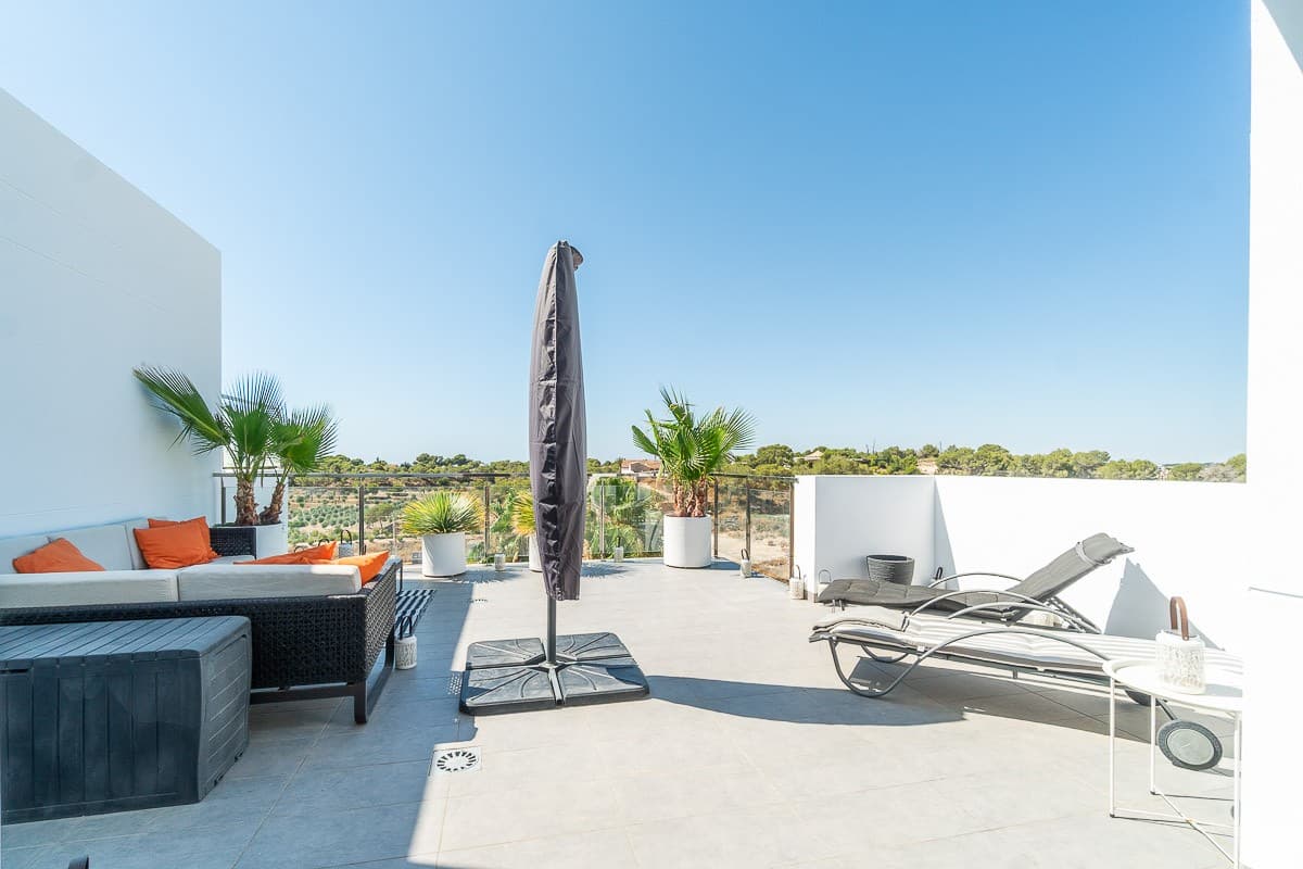3 bed Penthouse in Villamartin - 36