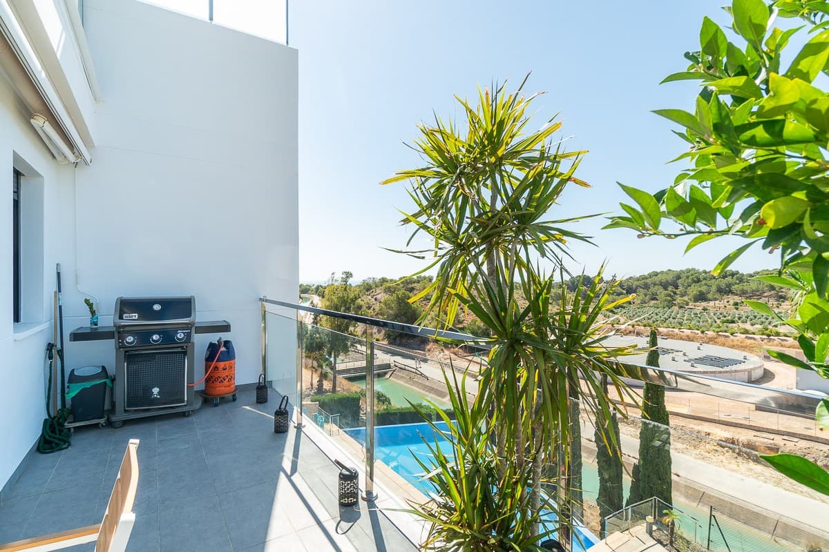 3 bed Penthouse in Villamartin - 18