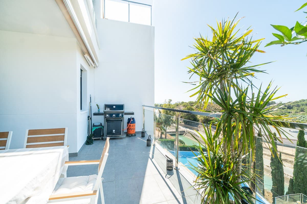 3 bed Penthouse in Villamartin - 16