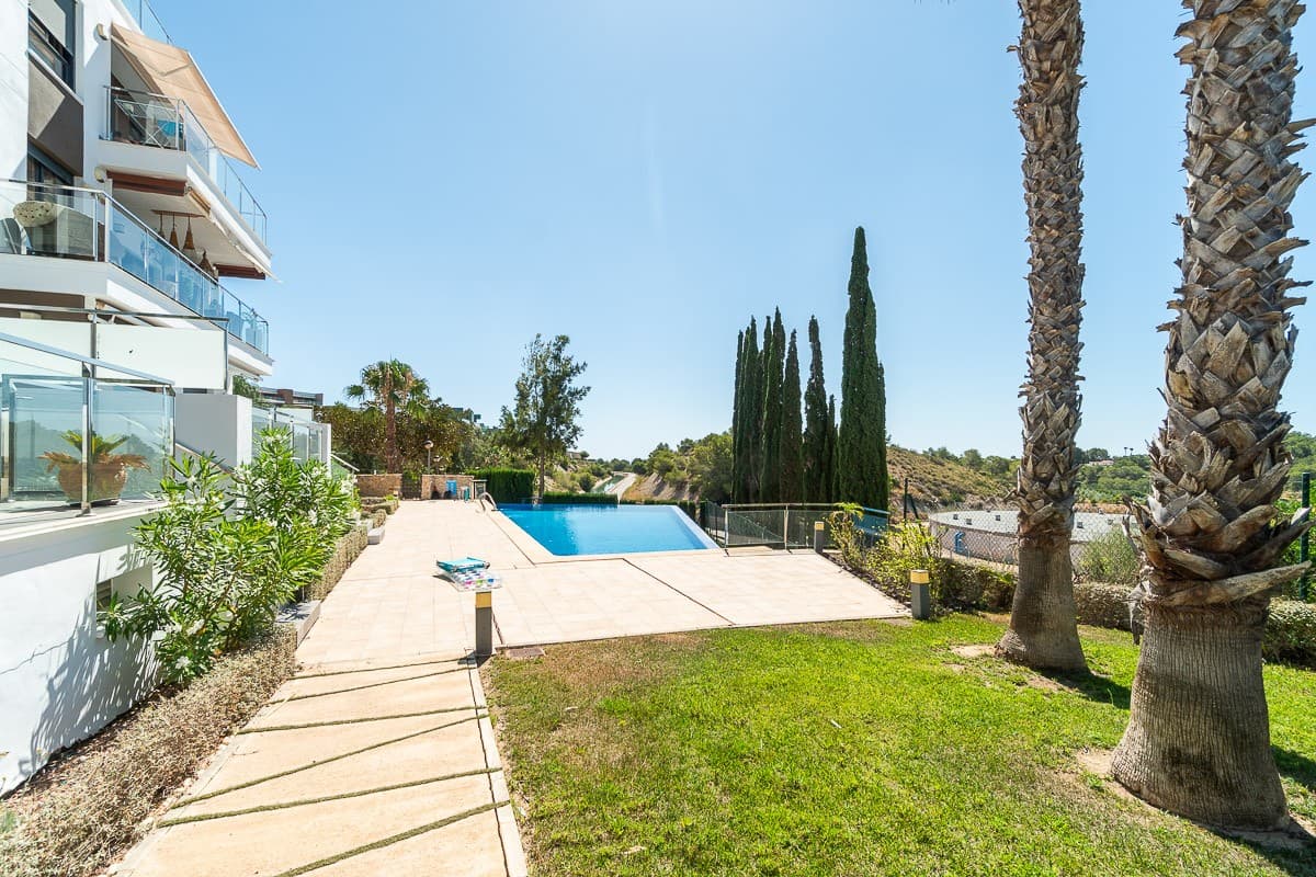 3 bed Penthouse in Villamartin - 48