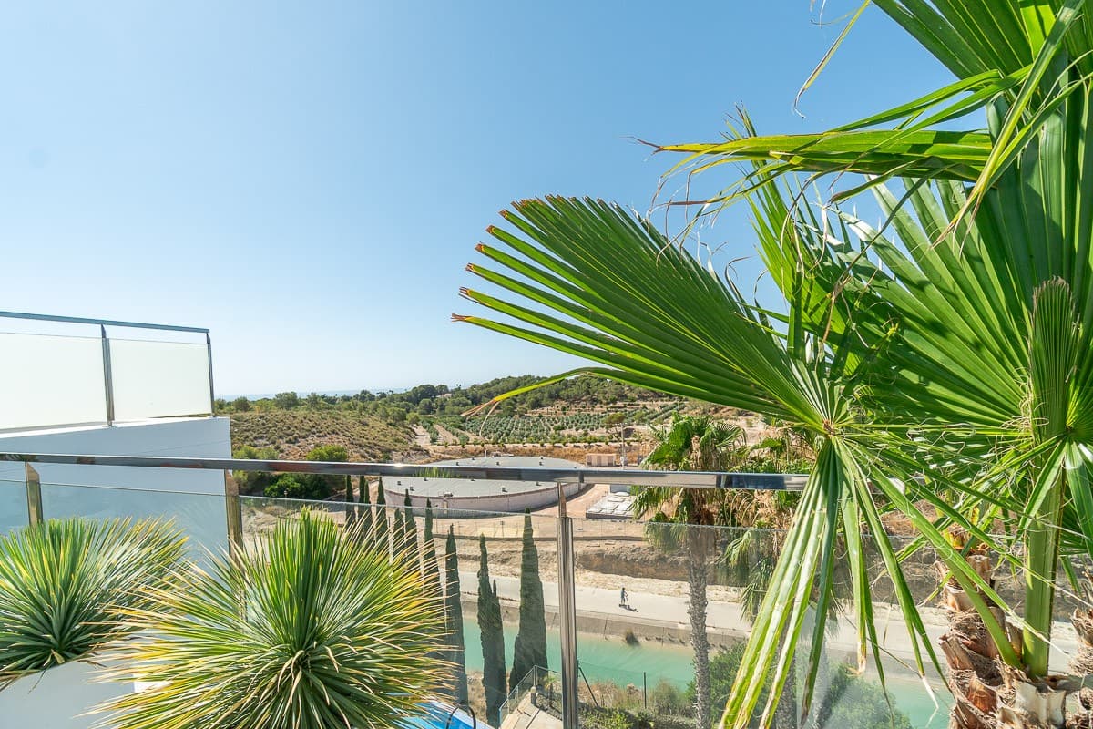 3 bed Penthouse in Villamartin - 40
