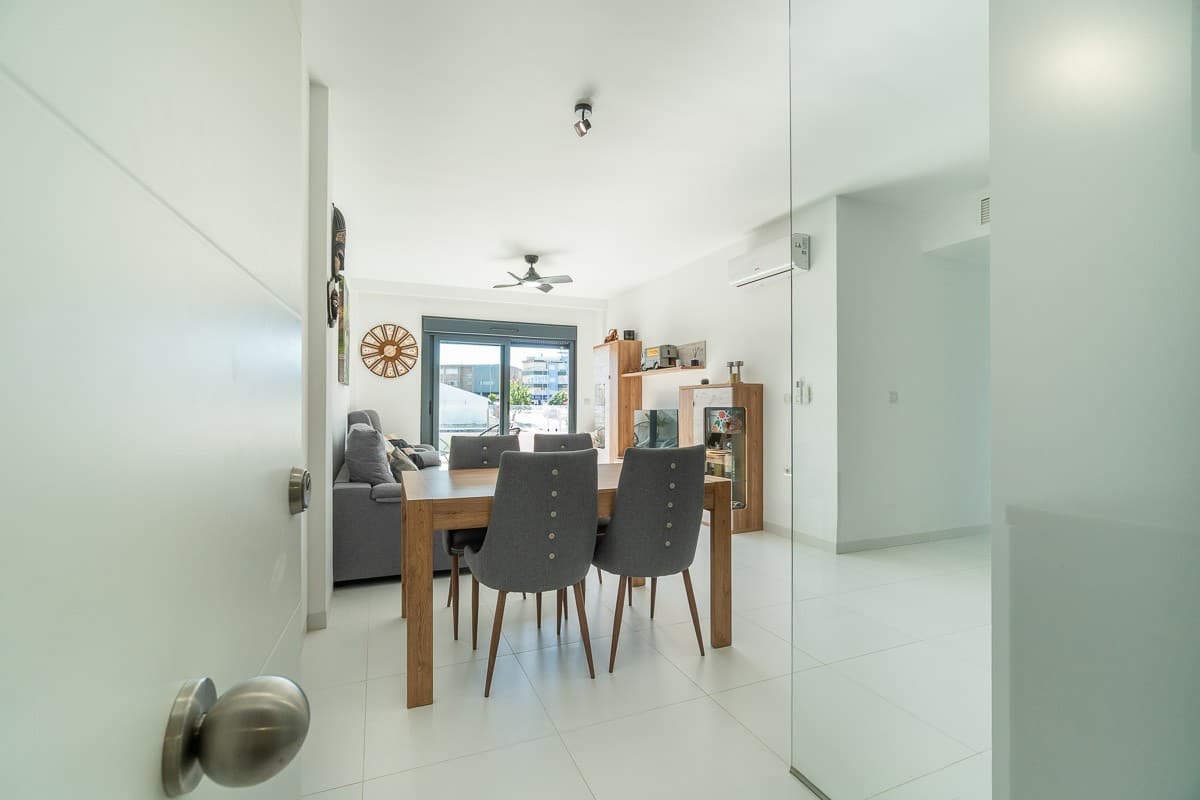 2 bed Middle Floor Apartment in San Miguel de Salinas - 11