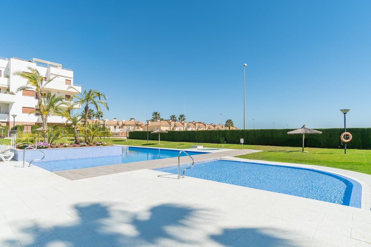 Apartamento Planta Media de 2 dormitorios en Orihuela Costa - 30