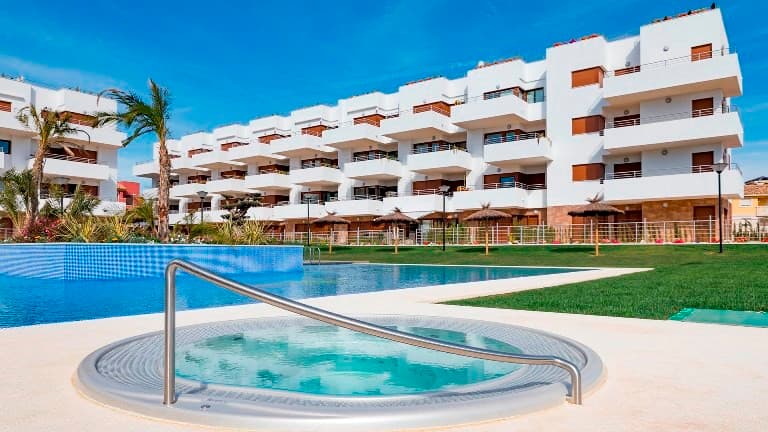 Apartamento Planta Media de 2 dormitorios en Orihuela Costa - 1