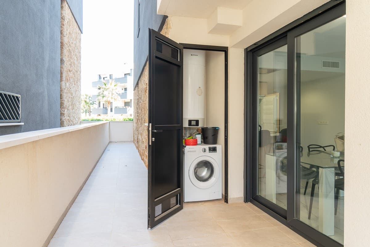 Apartamento Planta Media de 2 dormitorios en Orihuela Costa - 24
