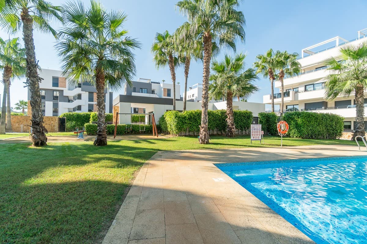 Apartamento Planta Media de 2 dormitorios en Orihuela Costa - 25
