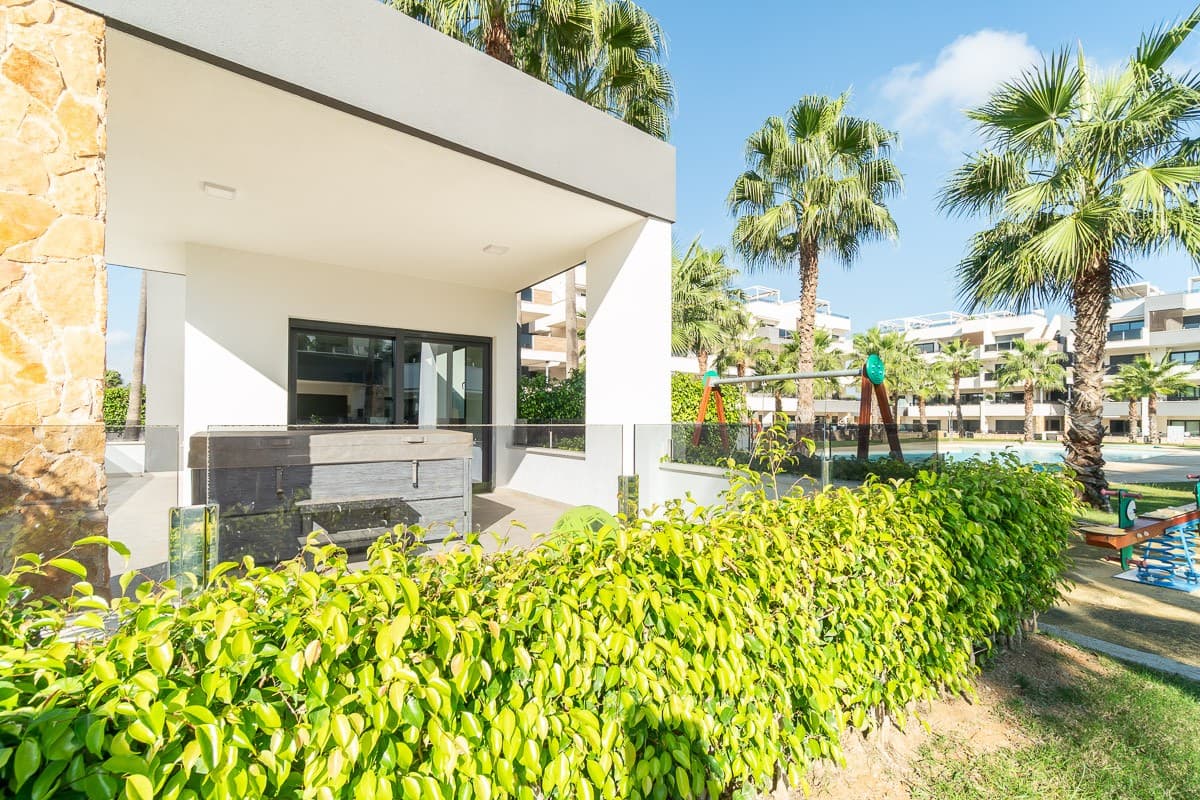 Apartamento Planta Media de 2 dormitorios en Orihuela Costa - 27