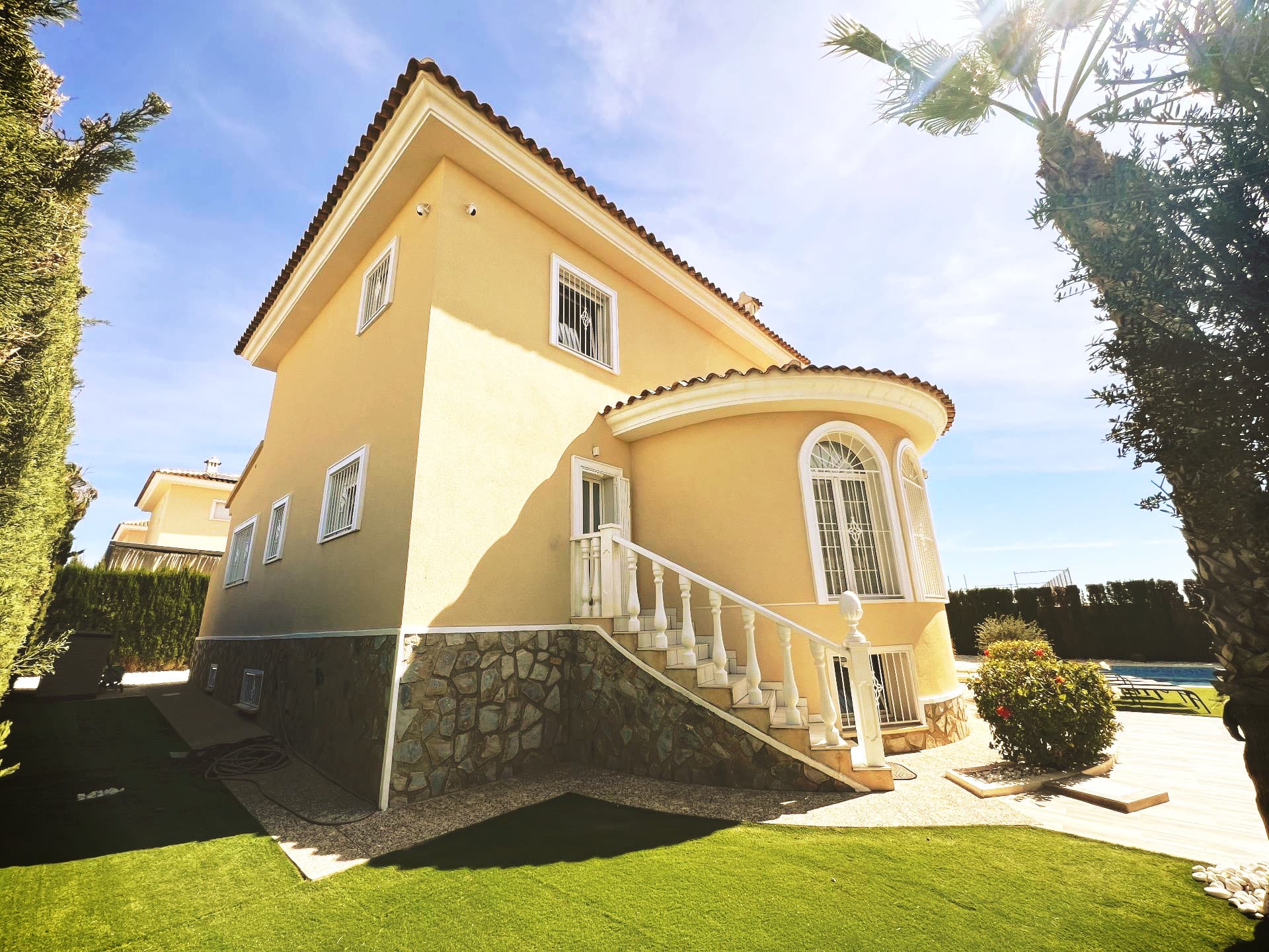 Vrijstaande Villa met 5 slaapkamers in Ciudad Quesada - 45