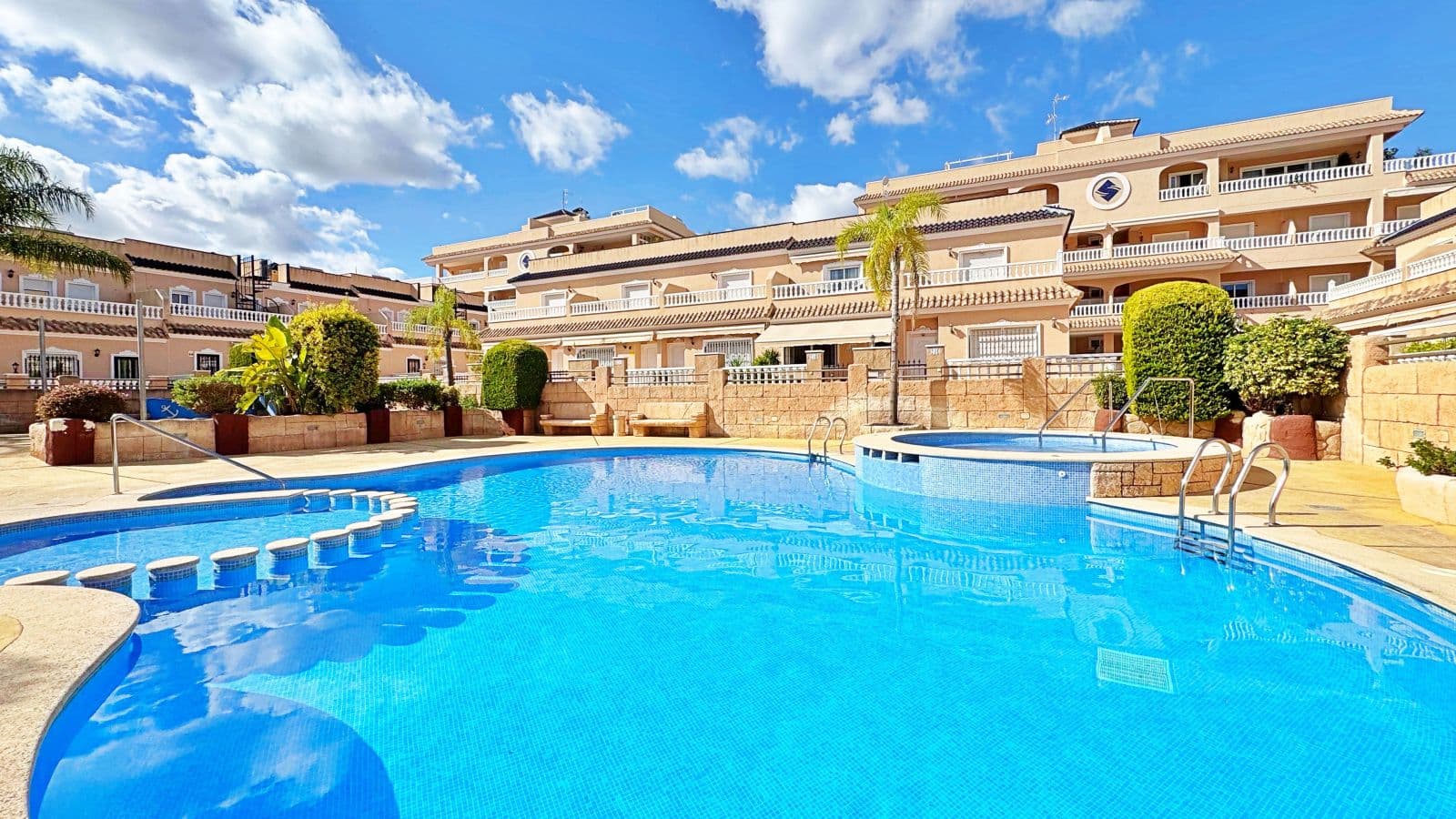 Adosada de 3 dormitorios en Orihuela Costa - 1