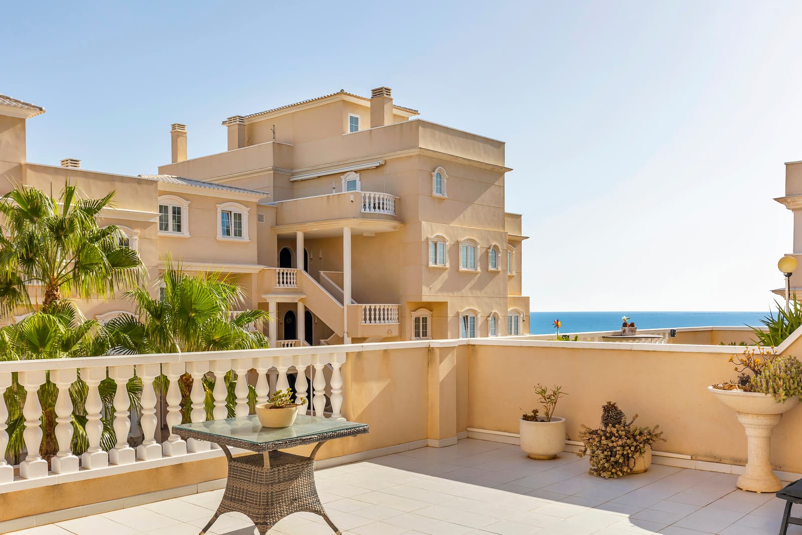 2 bed Middle Floor Apartment in Guardamar del Segura - 3