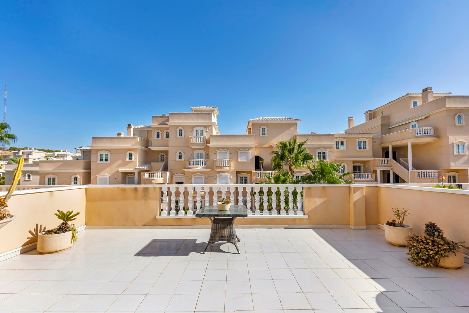 2 bed Middle Floor Apartment in Guardamar del Segura - 4