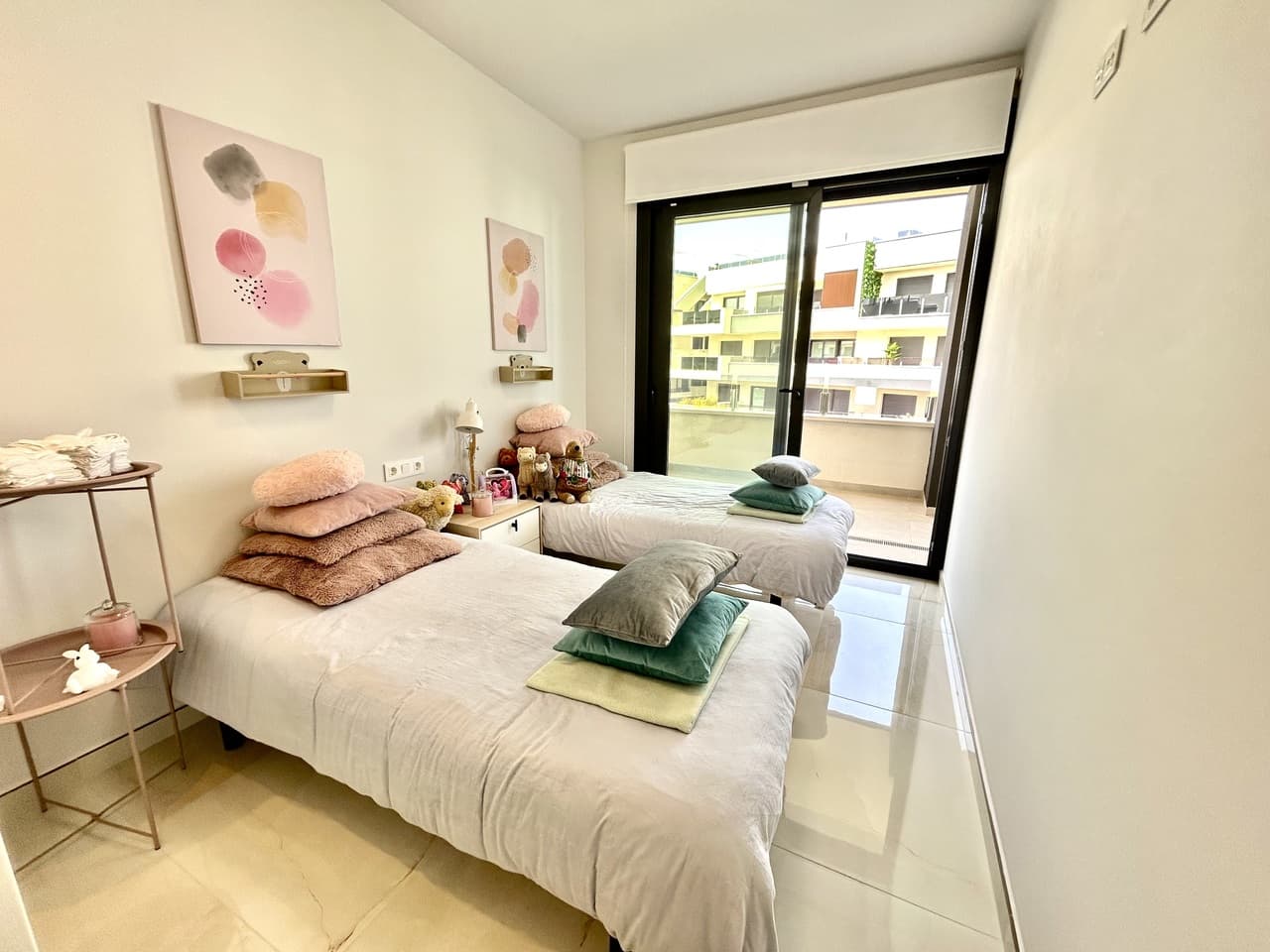 Tussenverdieping Appartement met 3 slaapkamers in Playa Flamenca - 14