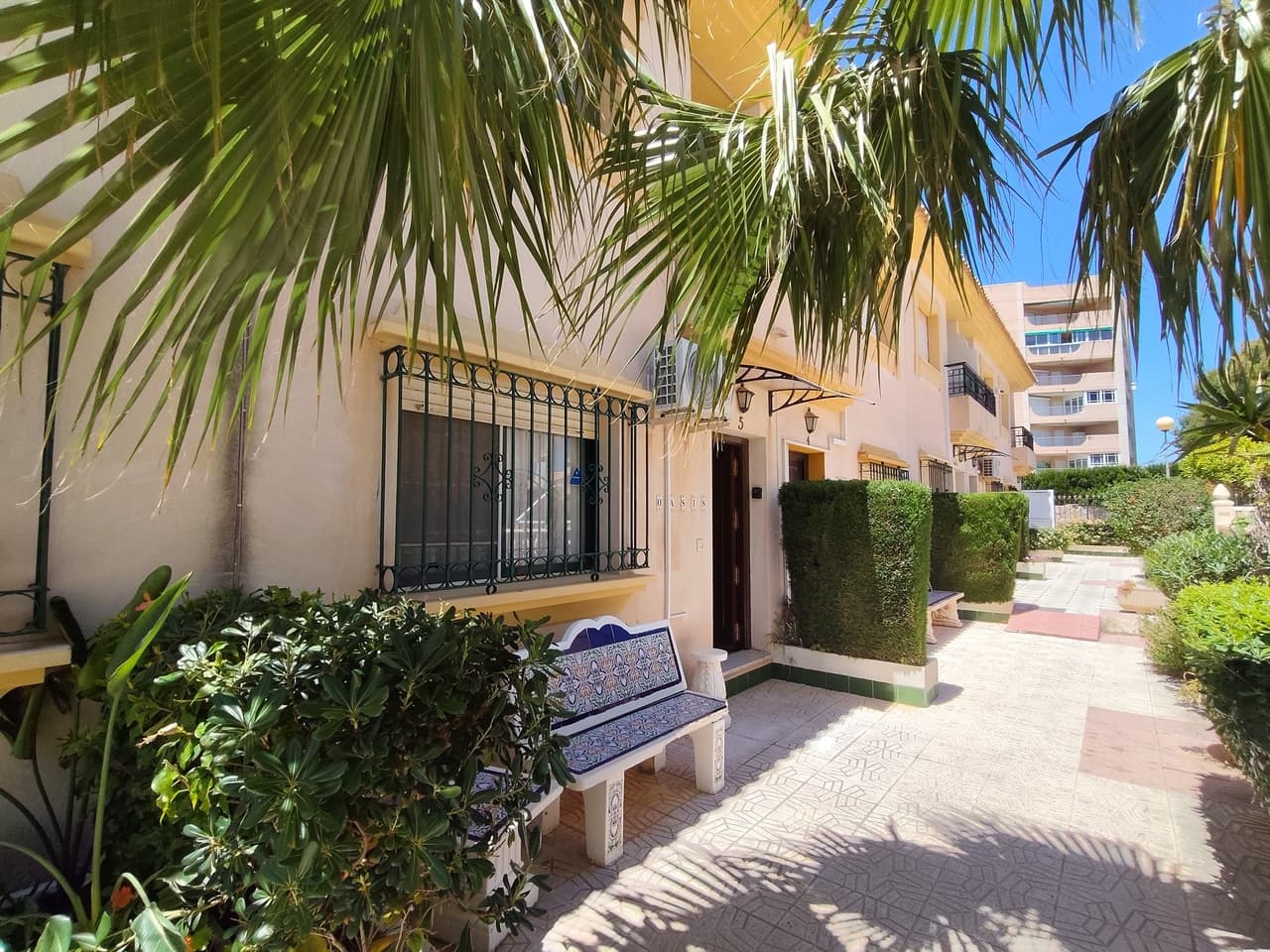 Geschakelde Woning met 3 slaapkamers in La Zenia - 5