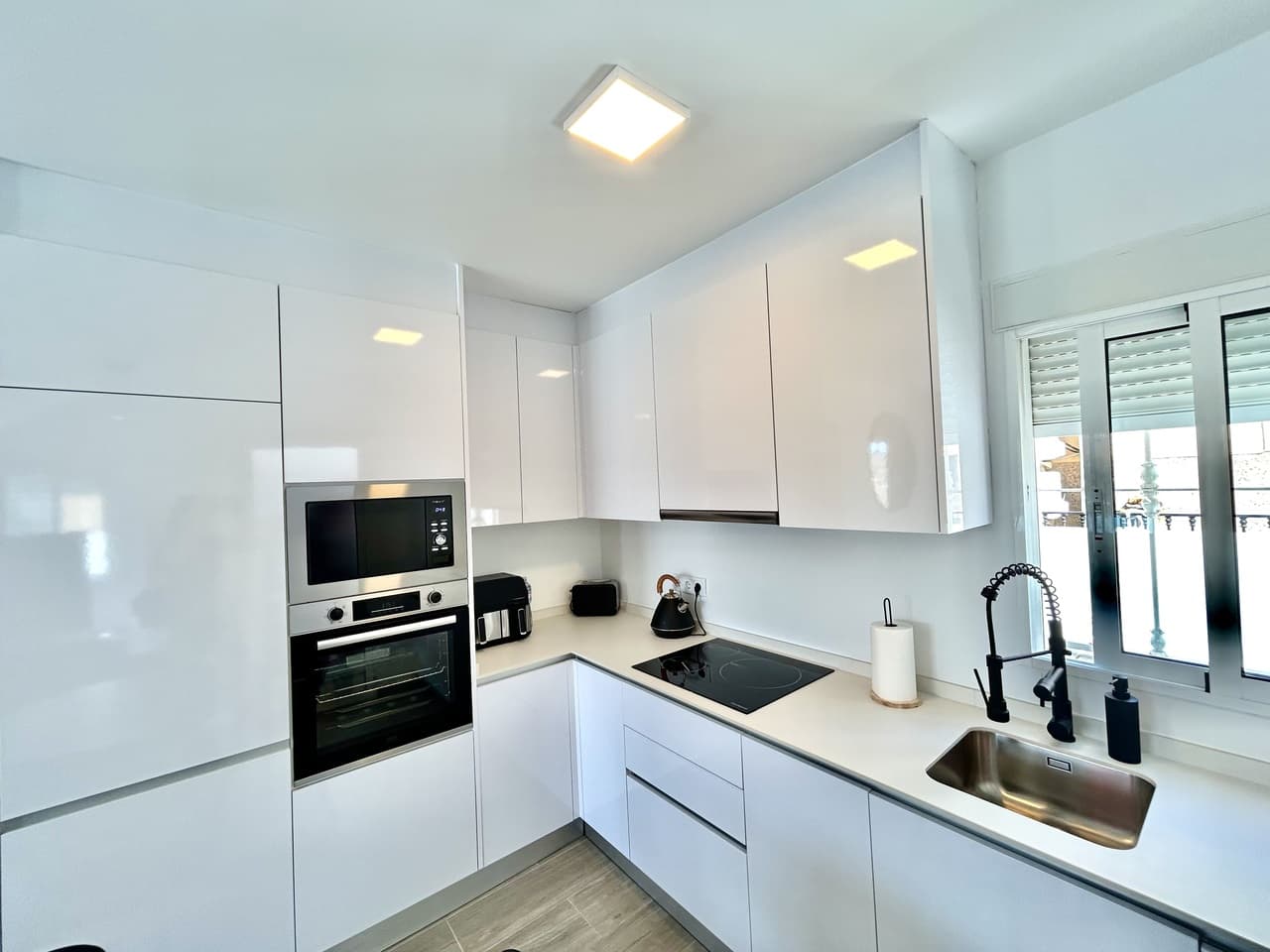 Villa - Chalet de 5 dormitorios en Villamartin - 8