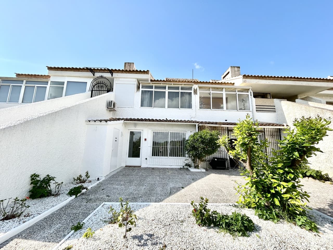 Apartamento Planta Media de 2 dormitorios en Villamartin - 24