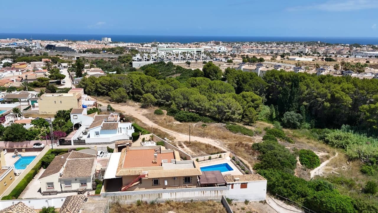 5 bed Detached Villa in La Zenia