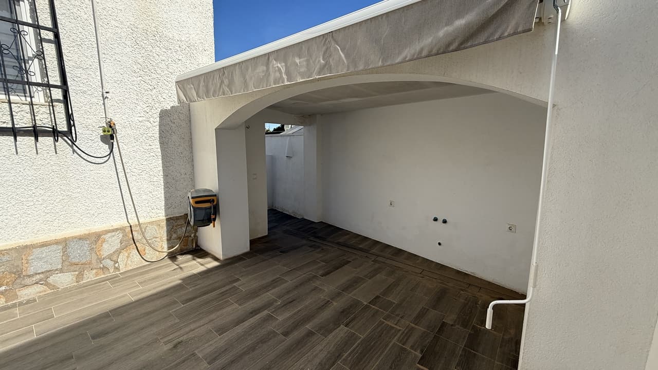 Villa - Chalet de 2 dormitorios en Villamartin - 5