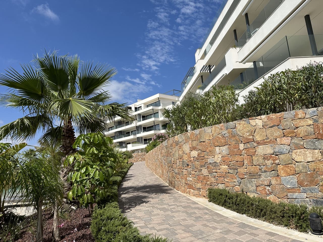 Apartamento Planta Media de 2 dormitorios en Las Colinas Golf - 1