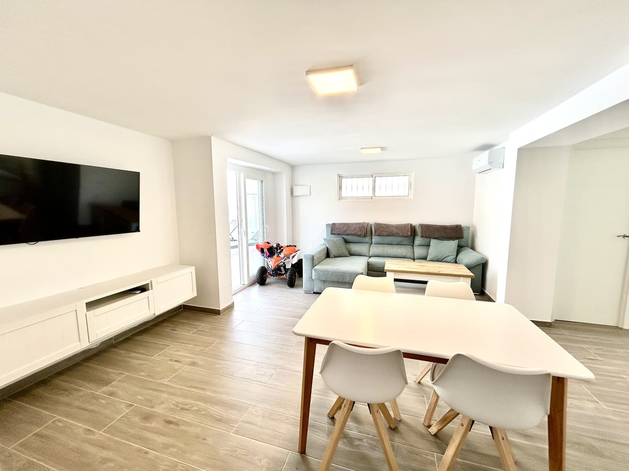 Villa - Chalet de 5 dormitorios en Villamartin - 31
