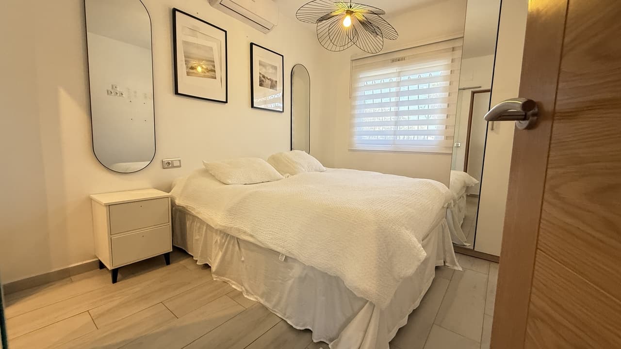 Villa - Chalet de 2 dormitorios en Villamartin - 35