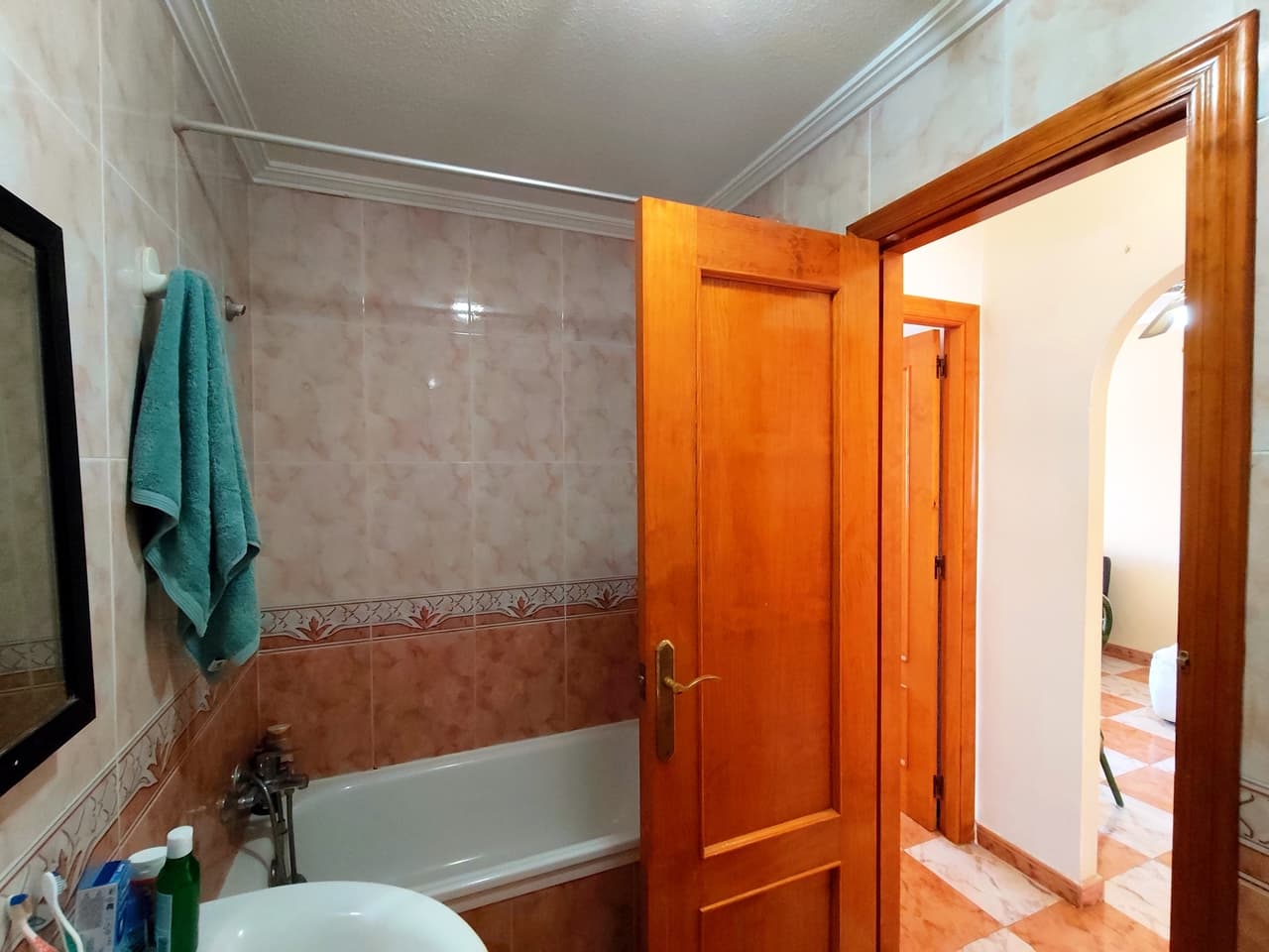 2 bed Middle Floor Apartment in Villamartin
