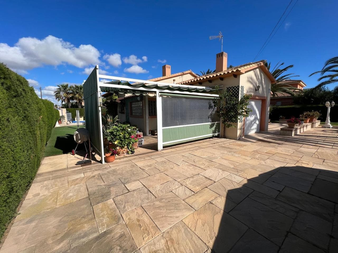 3 bed Detached Villa in Cabo Roig - 24