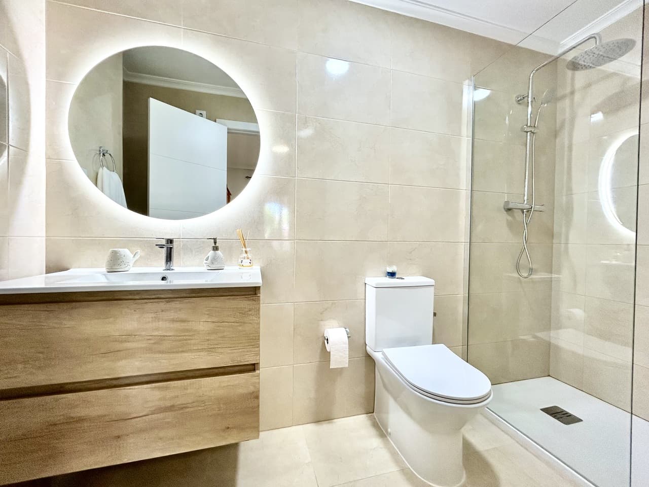 2 bed Middle Floor Apartment in Villamartin - 15