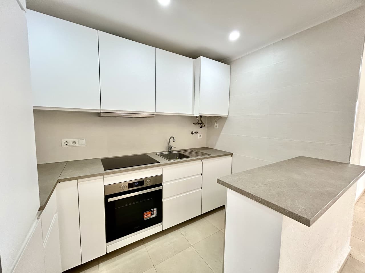 Apartamento Planta Media de 2 dormitorios en Villamartin - 8