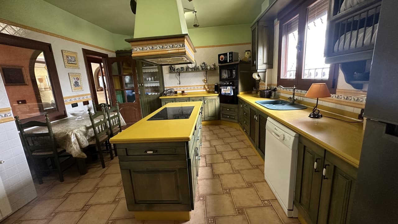 Vrijstaande Villa met 4 slaapkamers in San Miguel de Salinas - 8