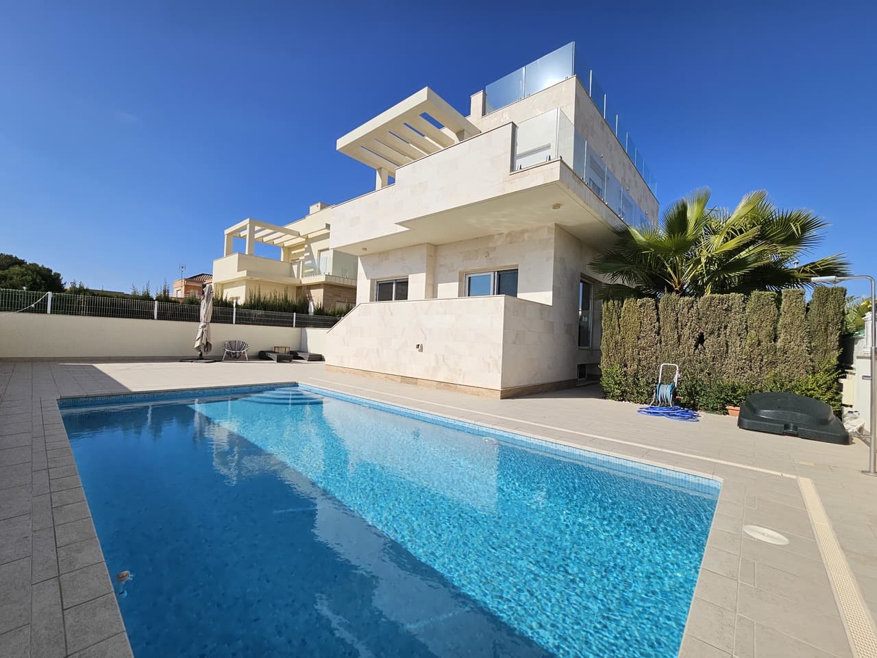 Vrijstaande Villa met 5 slaapkamers in La Zenia - 2
