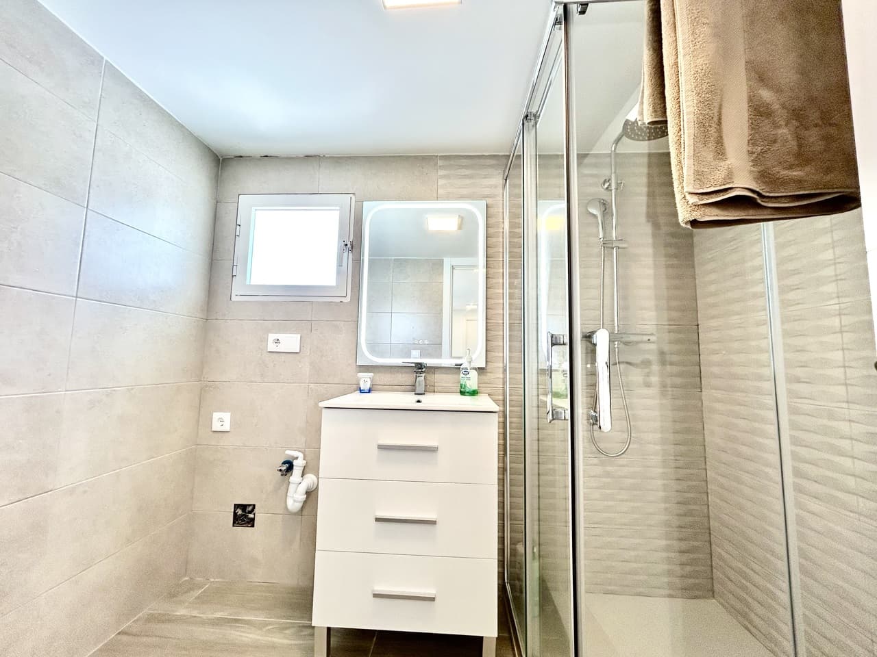Villa - Chalet de 5 dormitorios en Villamartin - 37