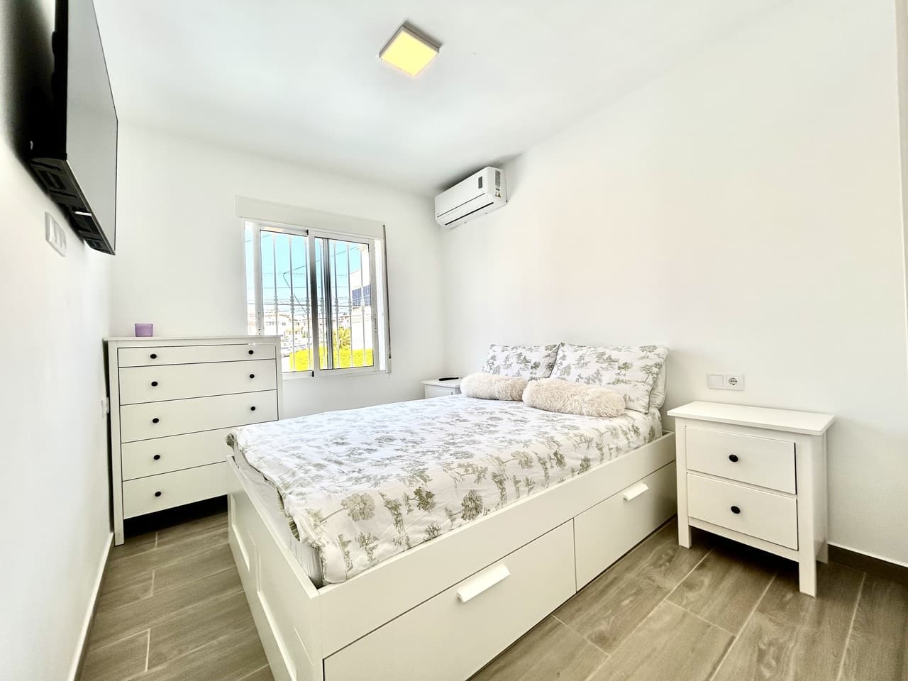 Villa - Chalet de 5 dormitorios en Villamartin - 9