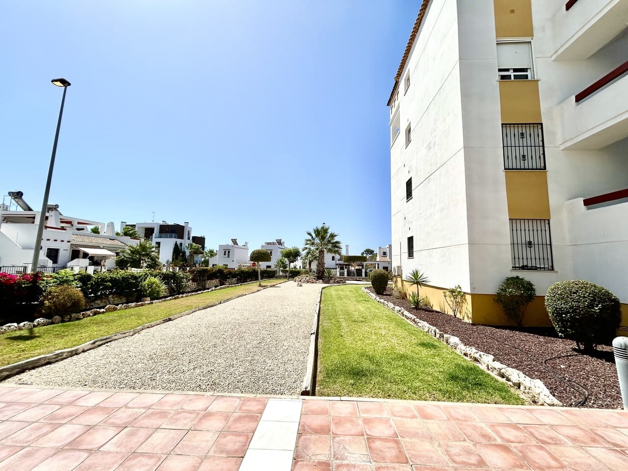 2 bed Middle Floor Apartment in Villamartin - 27
