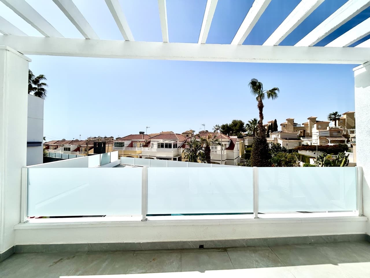 Villa - Chalet de 5 dormitorios en Villamartin - 22