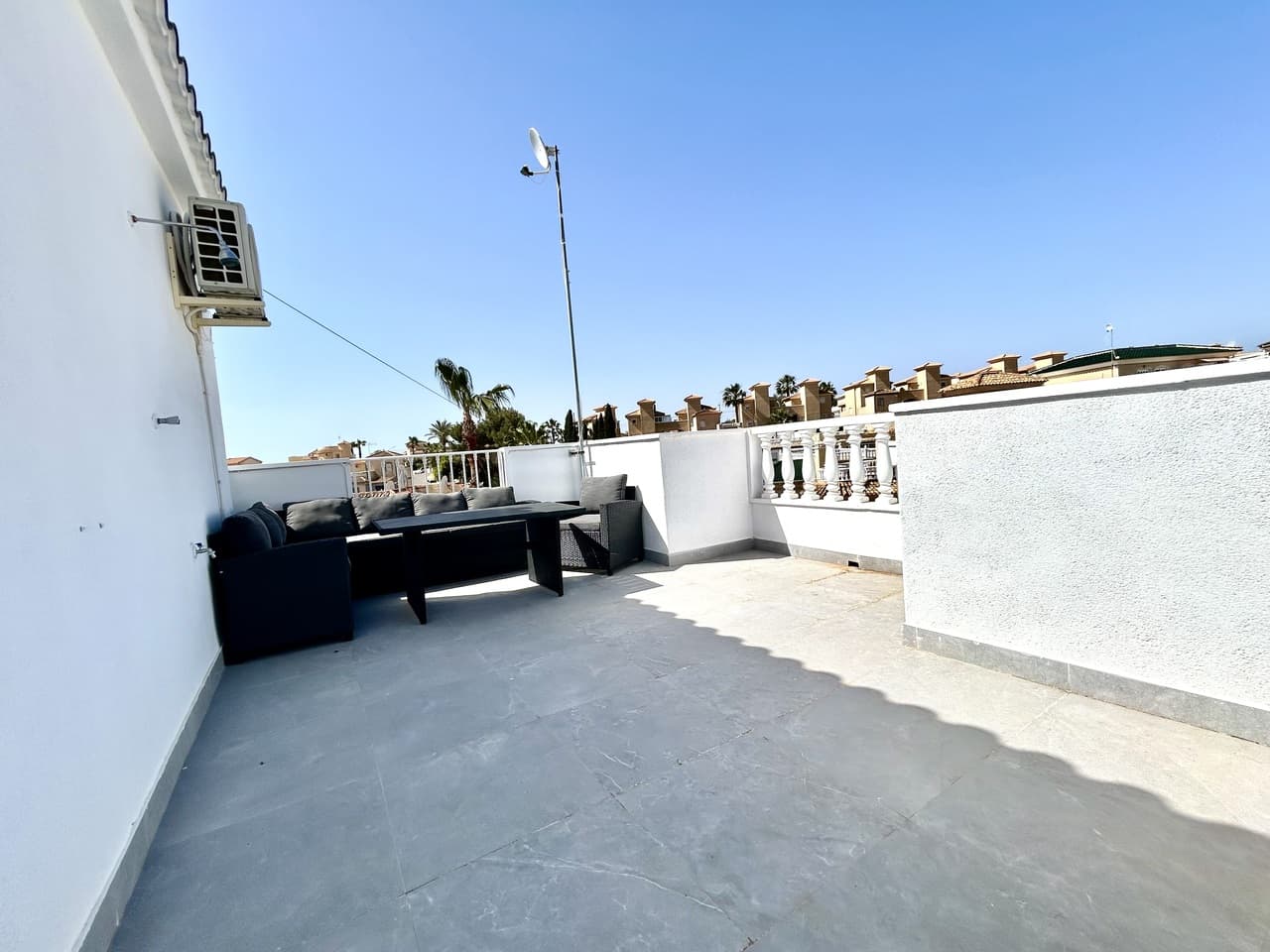 Villa - Chalet de 5 dormitorios en Villamartin - 19