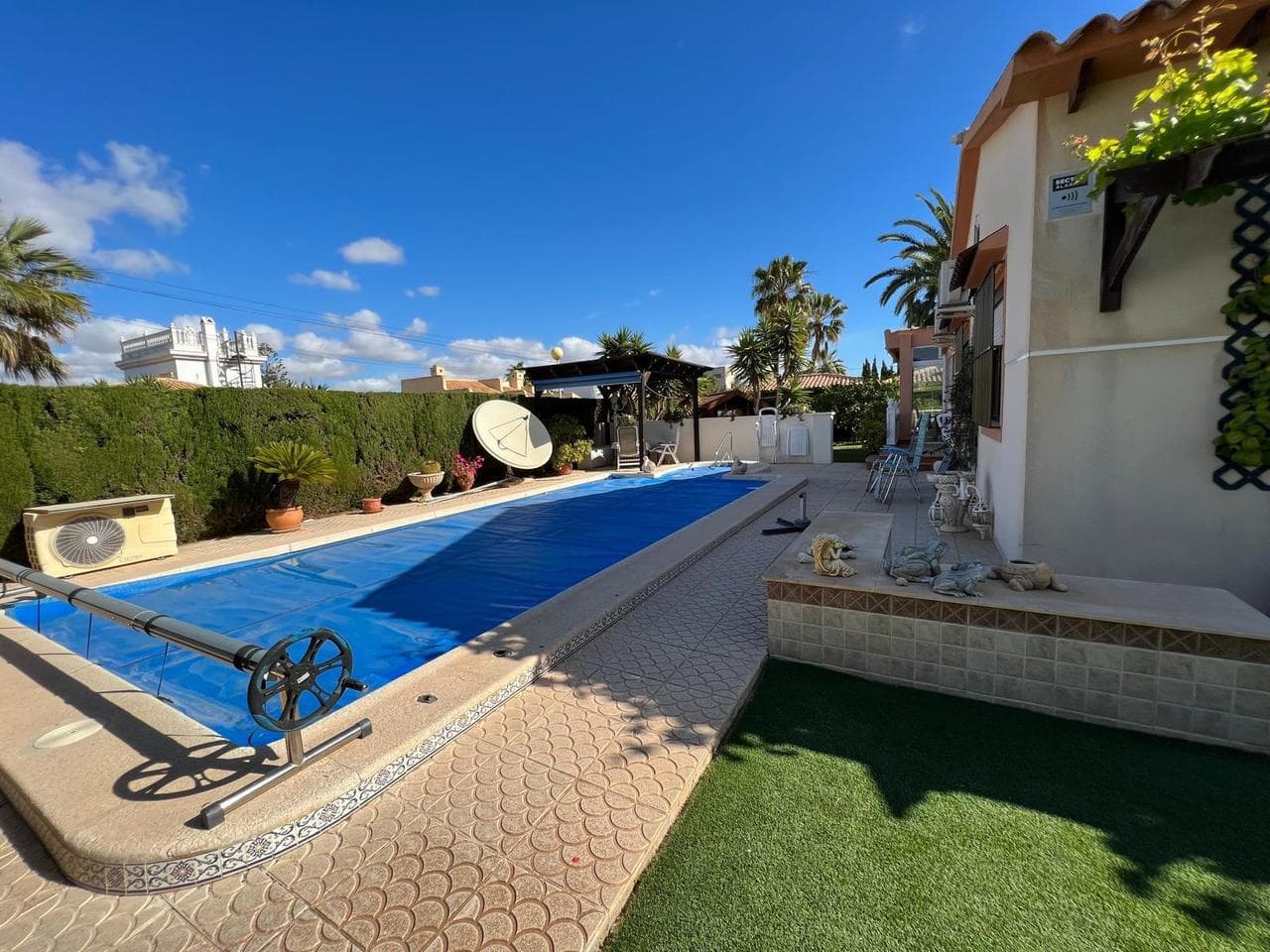 3 bed Detached Villa in Cabo Roig - 20