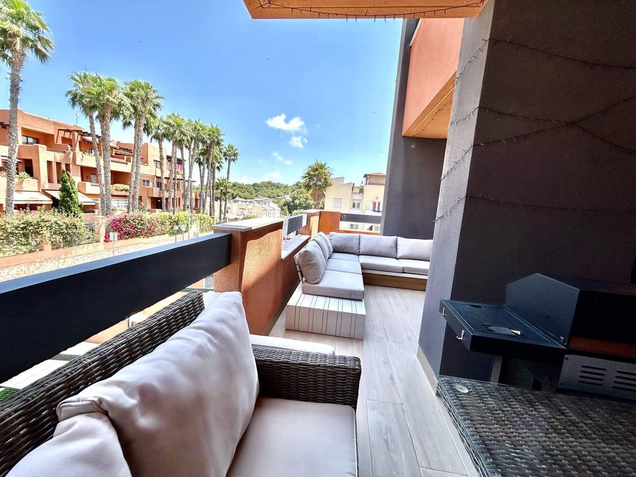 2 bed Middle Floor Apartment in Villamartin - 30